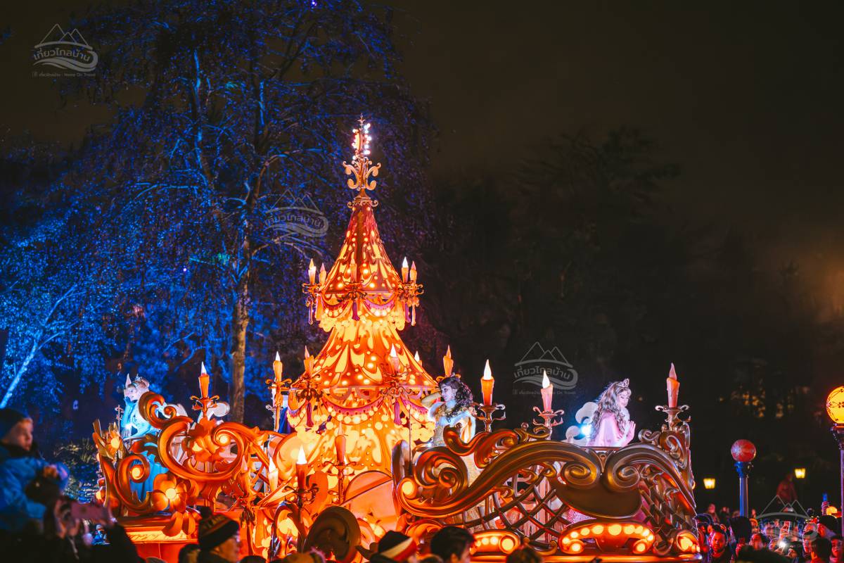 night-parade-at-disneyland-paris