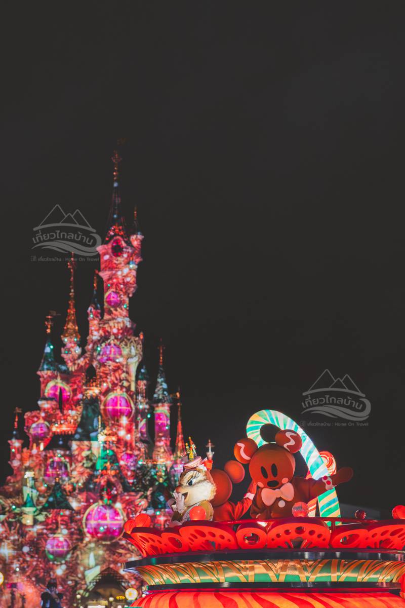 night-parade-at-disneyland-paris