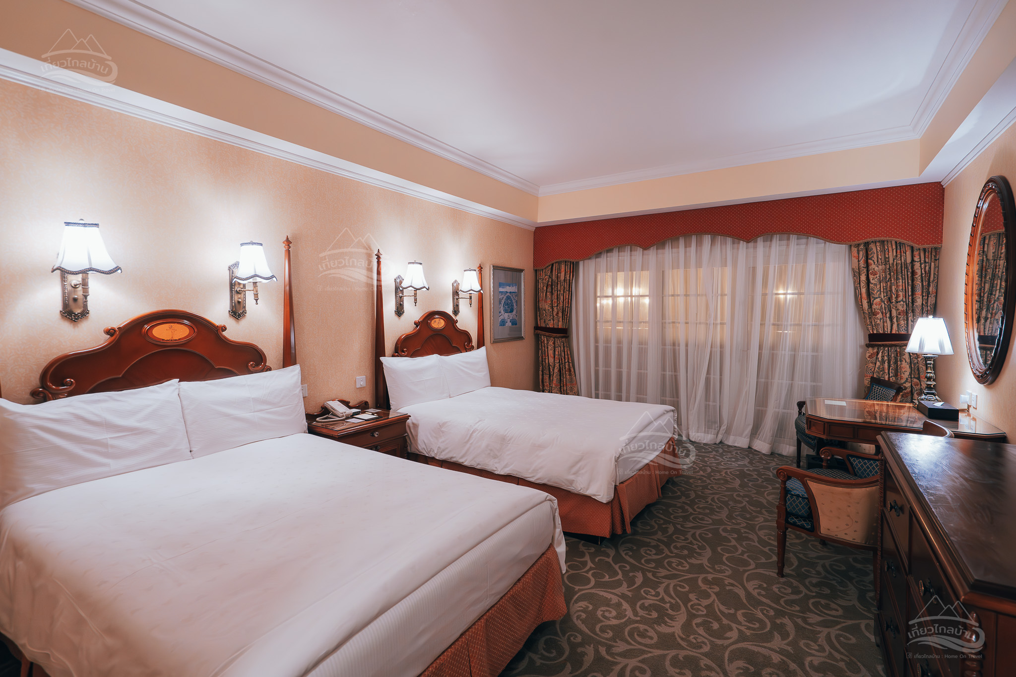 hong kong disneyland hotel